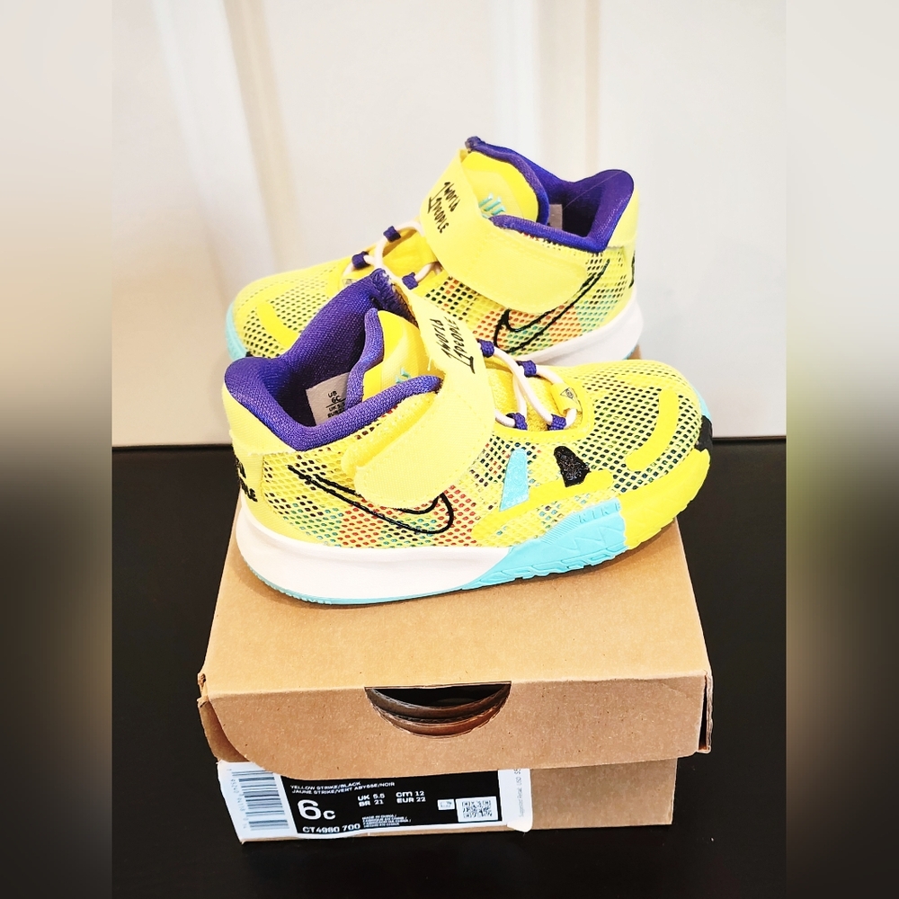 Nike Kyrie Td '1 World 1 People
